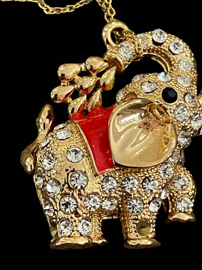 Necklace costume jewellery