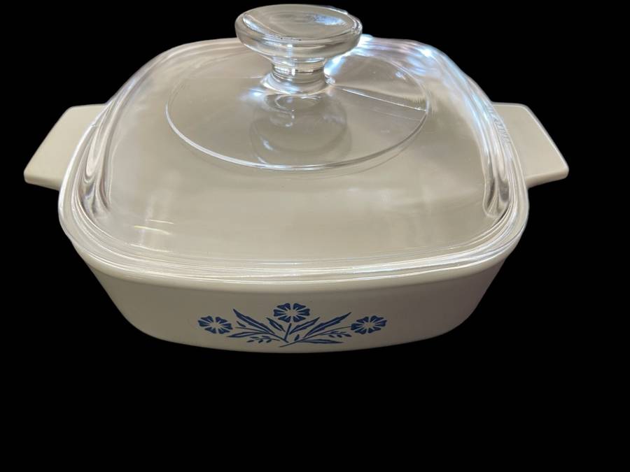 Oven dish lidded Corningware (