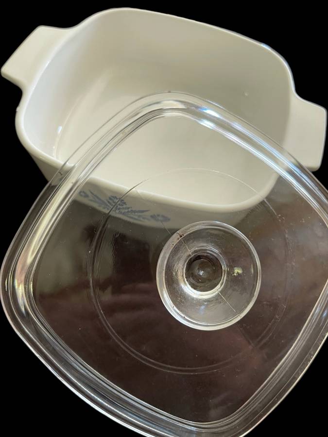 Oven dish lidded Corningware (