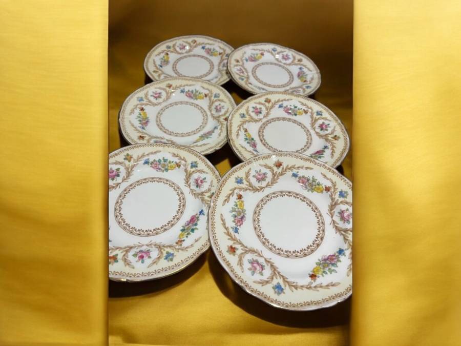 Cake/side plates Royal Stafford each