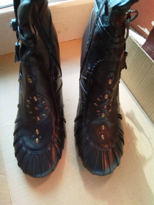 Ladies black heeled boots