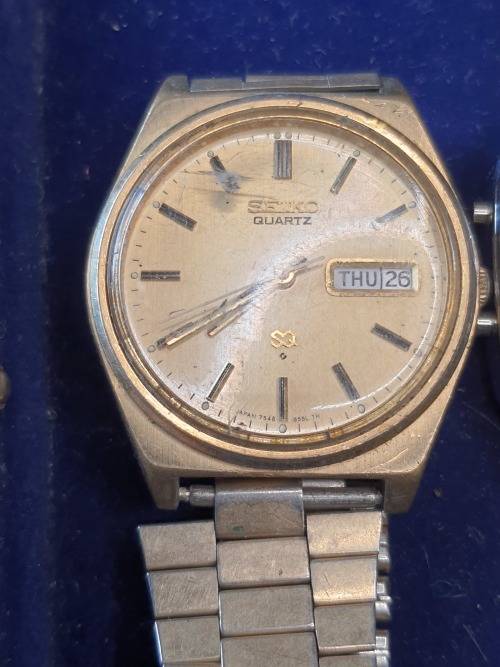 A VINTAGE COLLECTION WRIST WATCHES SOLD AS IS NOT TESTED