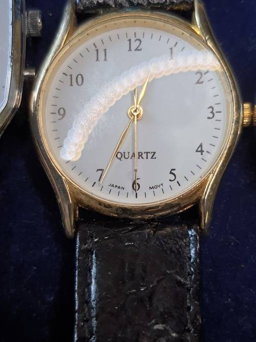 A VINTAGE COLLECTION WRIST WATCHES SOLD AS IS NOT TESTED