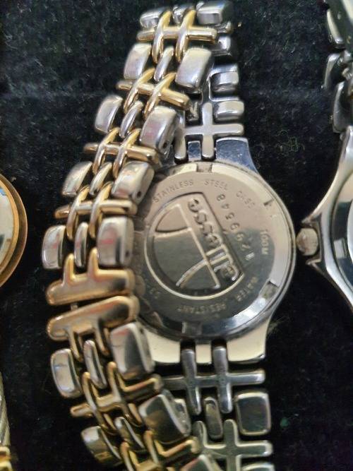 A JOBLOT VINTAGE WOMANS QUALITY WATCHES SOLD AS IS NOT TESTED