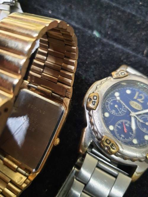 A COLLECTION OF VINTAGE MENS WATCHES SOLD AS IS NOT TESTED