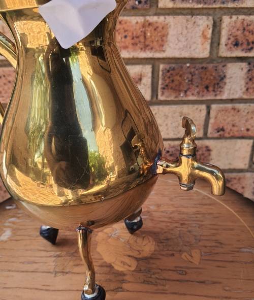 A VINTAGE ART DECOR BRASS URN