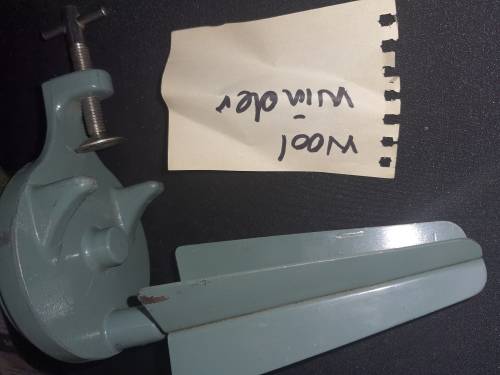 A VINTAGE WOOL WINDER IN PERFACT CONDITION SOLD AS IS