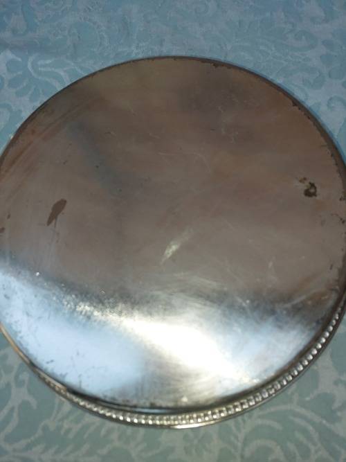 A VINTAGE LARGE APPROXIMATELY 32CM SIZE LAZI SUZI SILVER PLATED AND A GLASS INNER TRAY