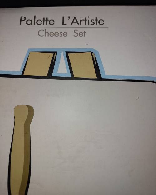 A JOB LOT VINTAGE HAS NEVER BEEN USED KiTCHENALIA SOLD AS IS