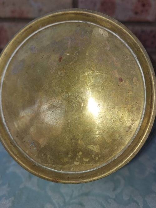 A VINTAGE BRASS GINGER JAR IN GREAT CONDITION SOLD AS IS