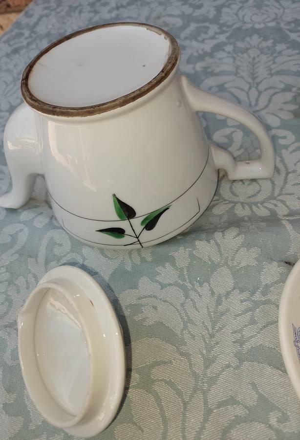 A VINTAGE AND ANTIQUE PORCELAIN JOBLOT