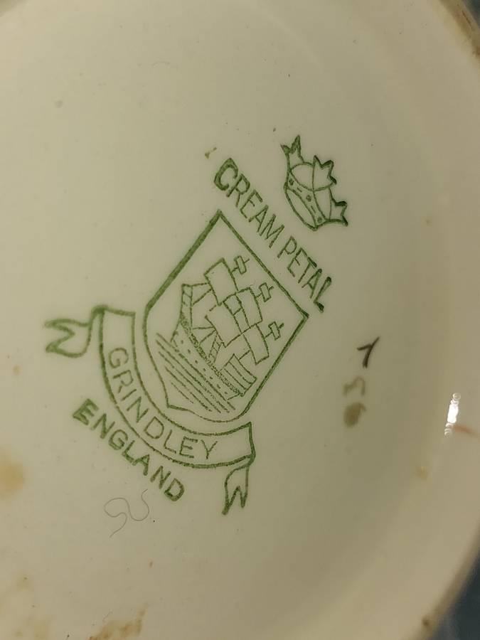 A VINTAGE AND ANTIQUE PORCELAIN JOBLOT