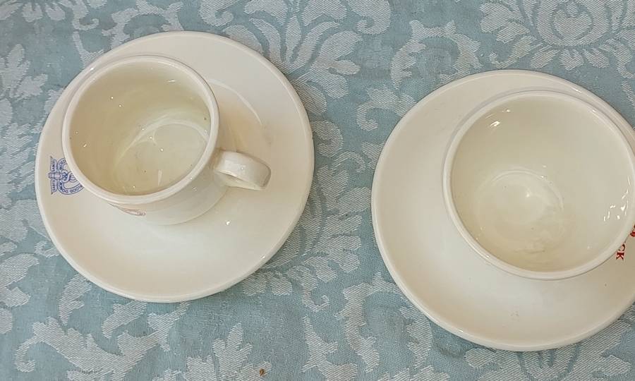 A VINTAGE AND ANTIQUE PORCELAIN JOBLOT