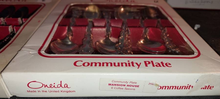 TWO VINTAGE SETS OF COMMUNITY PLATED TEASPOONS IN THEIR ORIGINAL BOXES