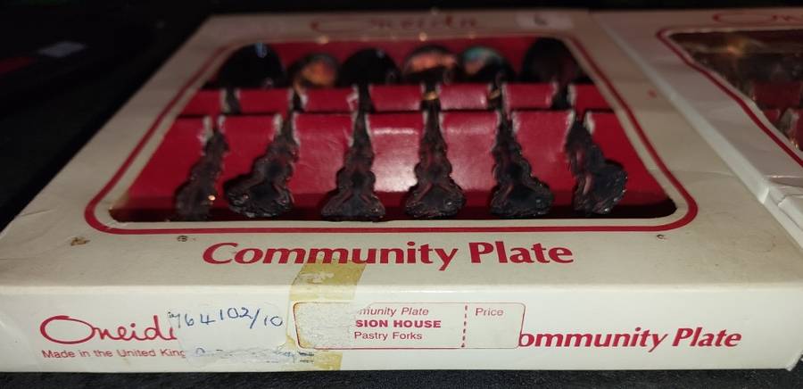 TWO VINTAGE SETS OF COMMUNITY PLATED TEASPOONS IN THEIR ORIGINAL BOXES