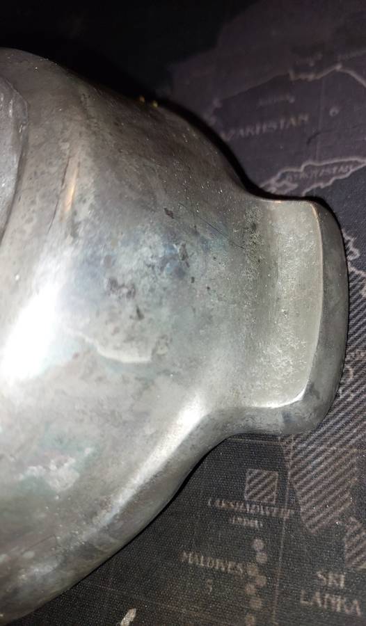 A MIDSIZE CASSEROLE STYLE ALUMINIUM ALLOY SERVING DISH SOLD AS IS