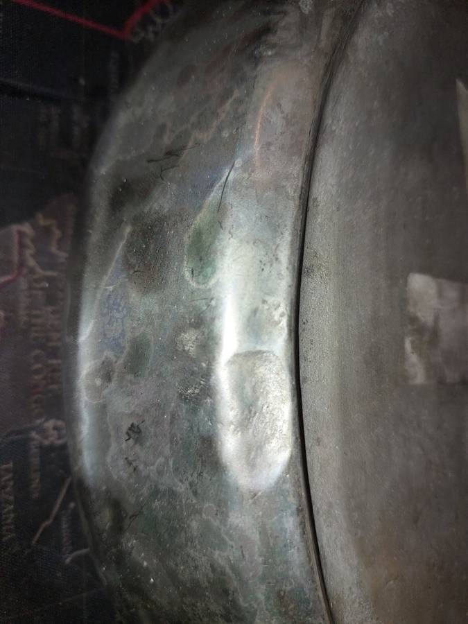 A MIDSIZE CASSEROLE STYLE ALUMINIUM ALLOY SERVING DISH SOLD AS IS