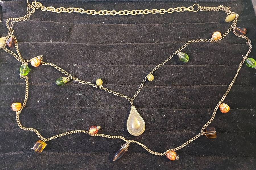 A COLLECTION OF COSTUME NECKLACES