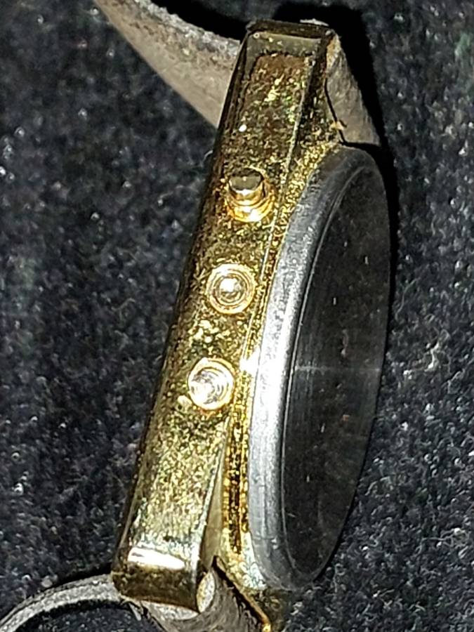 A COLLECTION OF FASHION QUARTZ WOMANS WATCHES