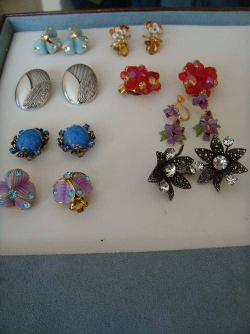 VINTAGE EARRINGS *****ALL 8 PAIRS - ONE LOT*****