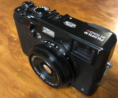 FUJIFILM X100S  - 16 mp APS-C-sized X-Trans CMOS II sensor & EXR Processor II