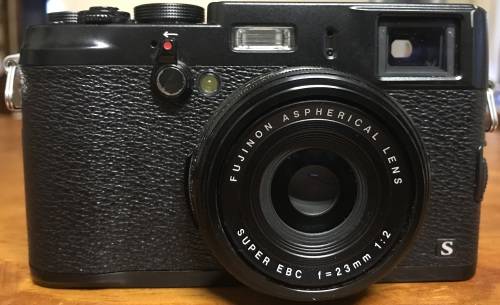 FUJIFILM X100S  - 16 mp APS-C-sized X-Trans CMOS II sensor & EXR Processor II