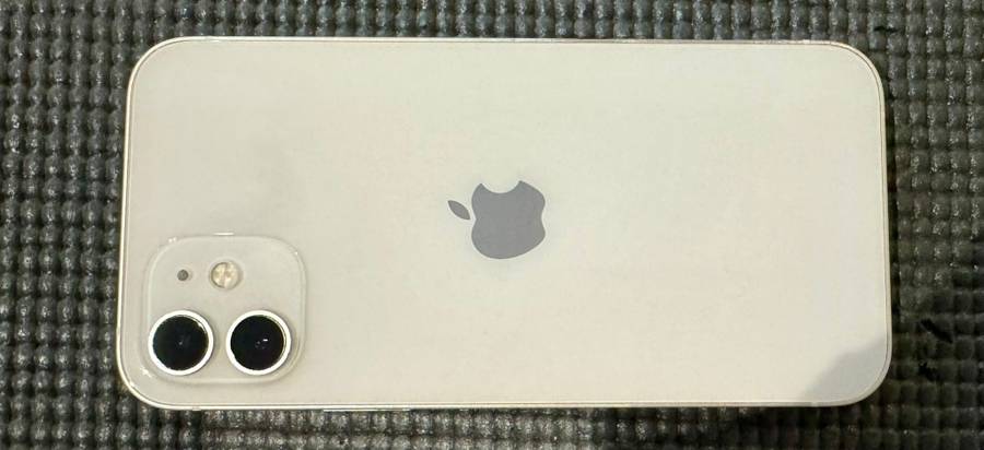 Apple iPhone 12 64GB White (Good condition, some signs of use. Works perfectly) See Pics