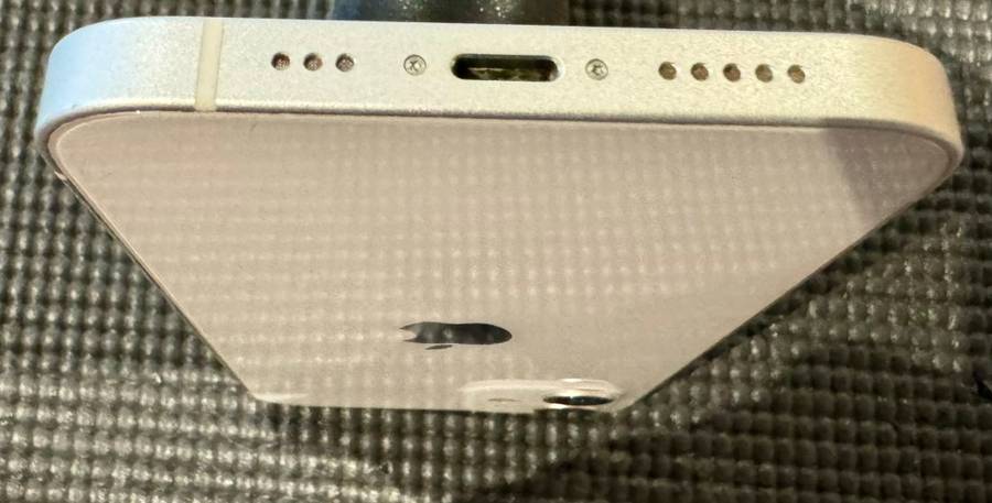 Apple iPhone 12 64GB White (Good condition, some signs of use. Works perfectly) See Pics