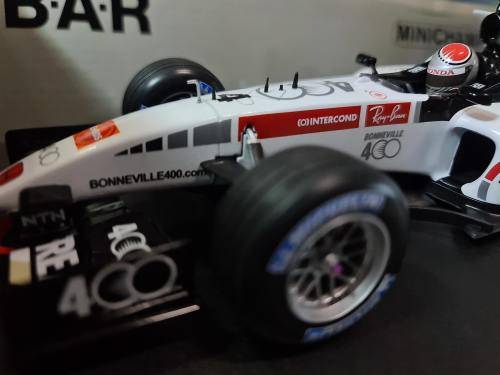 Minichamps 1:18th scale B-A-R Honda Takuma Sato 2005 prt 100 050004