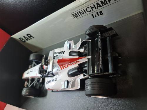 Minichamps 1:18th scale B-A-R Honda Takuma Sato 2005 prt 100 050004