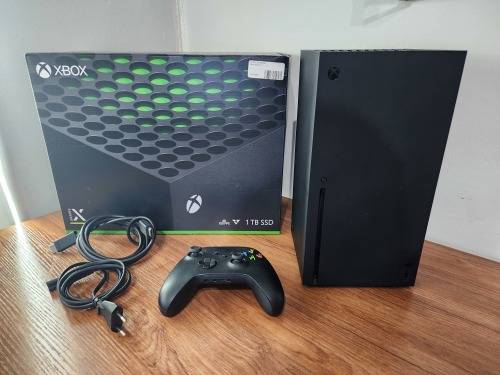 XBox Series X 1TB ssd with all cables, remote and box