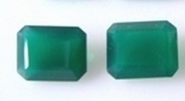 Green Onyx Green Emerald Color AA Grade 1.87 ct
