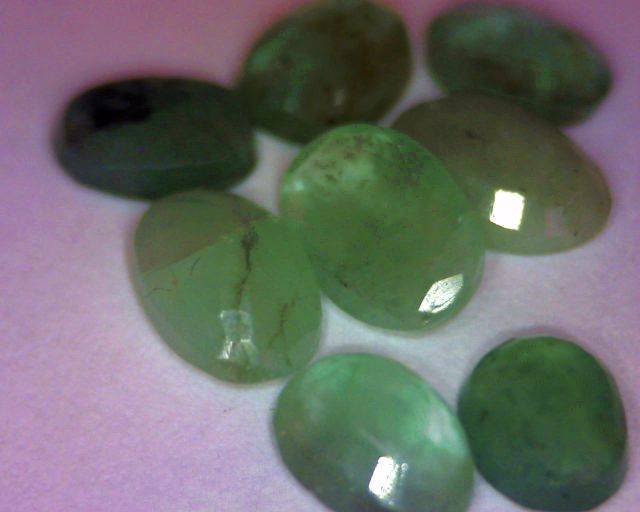 2.46  ct Lot Emerald Lot A Grade Mixed Sizes 8 Pieces