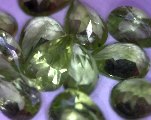 6.25 ct Peridot Mix Pear  Lot 14 Pieces
