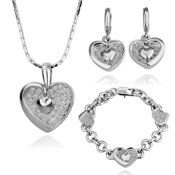 LOOK!! COMPLETE SET!NECKLACE, BRACELET AND EARRINGS! WORTH IT!!!