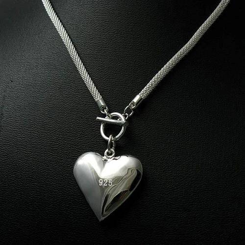 TODAY'S SPECIAL! ABSOLUTELY BEAUTIFUL SILVER HEART PENDANT NECKLACE .... NEVER BEFORE!