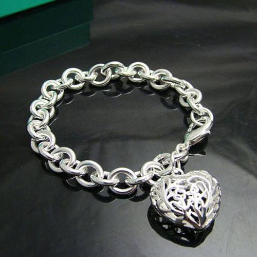 NEW! SILVER BRACELET STAMPED 925. BEAUTIFUL! NEVER BEFORE FOR R1-00!!!!