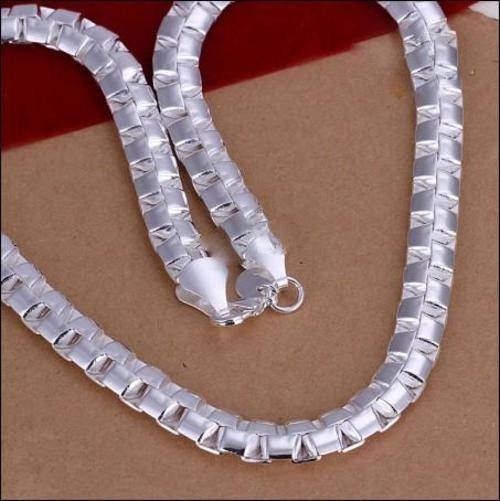 BEAUTIFUL IMPRESSIVE SILVER  NECKLACE  925 STERLING SILVER STAMPED  **NEVER BEFORE!