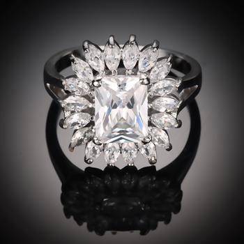 BEST OFFER!!!! - IMPRESSIVE AAA ZIRCON CRYSTAL RING - FIRST TIME ON R1.00 AUCTION!ADD OPTIONALS!