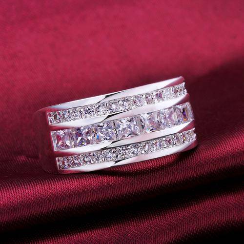 BEST OFFER!!!! - IMPRESSIVE BEAUTIFUL SILVER RING - FIRST TIME EVER ON R1.00 AUCTION!