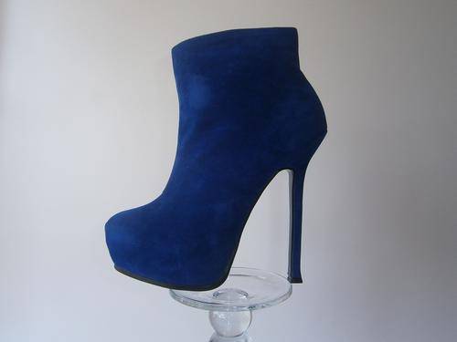 STUNNING BOOTIES FOR SALE! FREE SHIPPING! Trendy & Fashionable! Get Scarf and Earrings for FREE!
