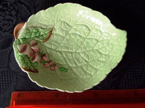 COLLECTABLE CARLTON WARE  LEAF DISH