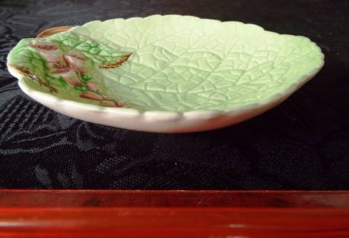 COLLECTABLE CARLTON WARE  LEAF DISH