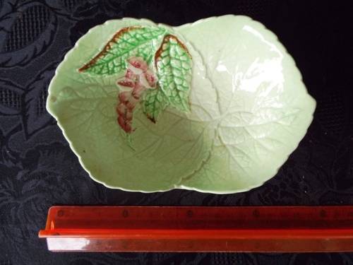COLLECTABLE CARLTON WARE  LEAF DISH