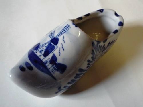 STUNNING LOT OF DUTCH CERAMIC CLOGS