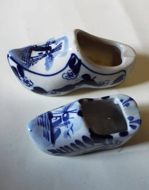 STUNNING LOT OF DUTCH CERAMIC CLOGS