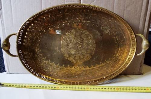 STUNNING OVAL TIN TRAY WITH PEACOCK DESIGN