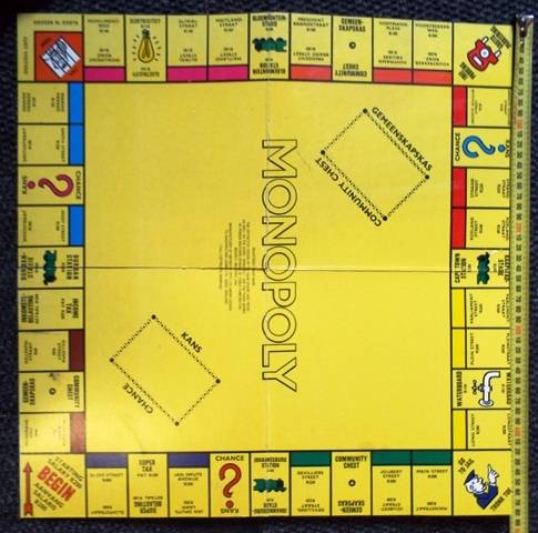 VINTAGE BI-LINGUAL MONOPOLY GAME IN BOX)