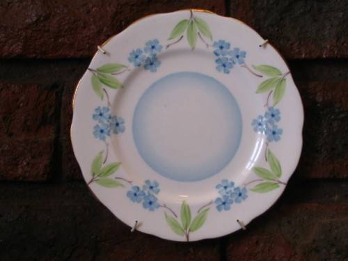 "ROYAL ALBERT" BONE CHINA. REPLACEMENT / COLLECTIBLE TEA PLATE.