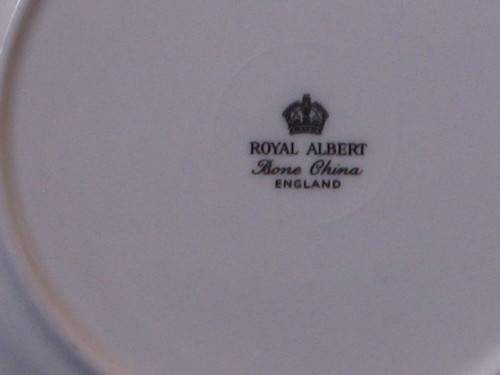 "ROYAL ALBERT" REPLACEMENT / COLLECTIBLE TEA PLATE.